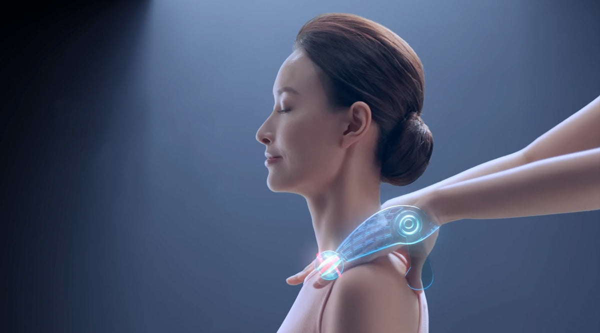 OSIM's patented V-Hand™ Technology replicates the grip, kneading, and release techniques of a professional massage therapist.