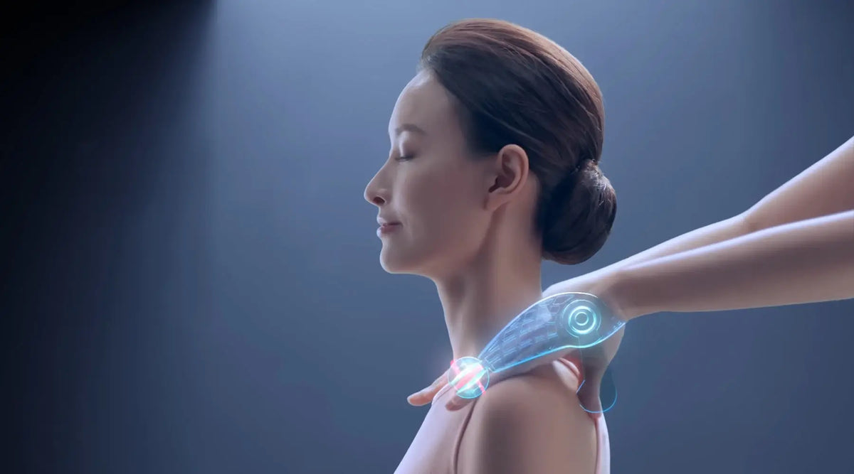 OSIM's patented V-Hand™ Technology replicates the grip, kneading, and release techniques of a professional massage therapist.